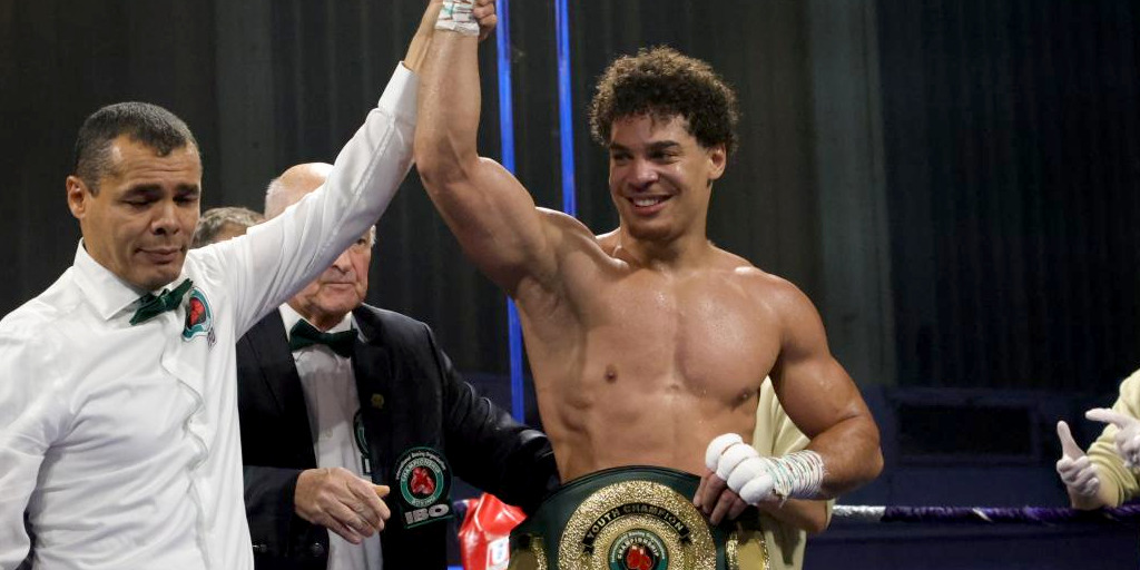 Raphaël Monny remporte le titre IBO Youth des poids mi-lourds.