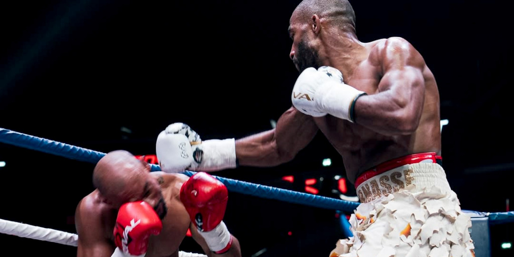 Salahdine Parnasse met KO Franck Petitjean.